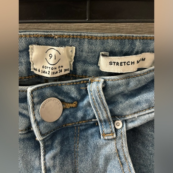Like new COTTON ON Mom Stretch jeans - Picture 2 of 3